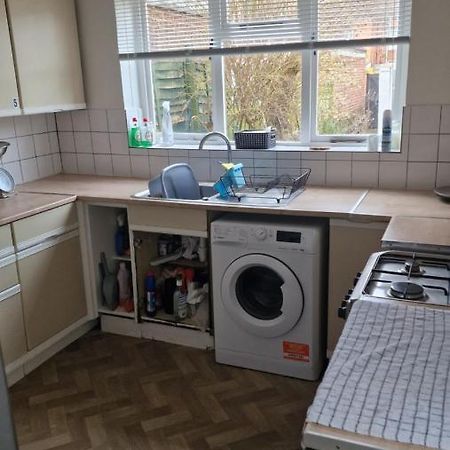 Mike'S Homestay Eastleigh Esterno foto