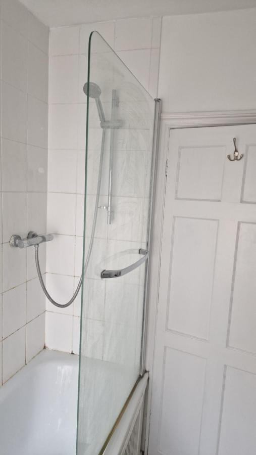 Mike'S Homestay Eastleigh Esterno foto